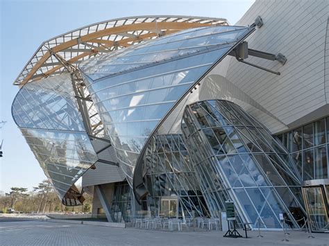 serapid louis vuitton foundation